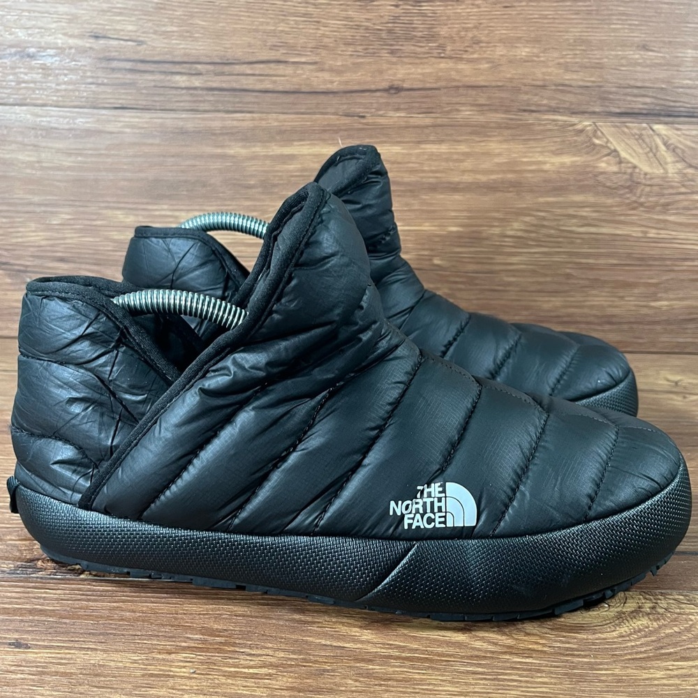THE NORTH FACE Thermoball Black Puffer Slippers Boots Women’s Size 8 Shoes